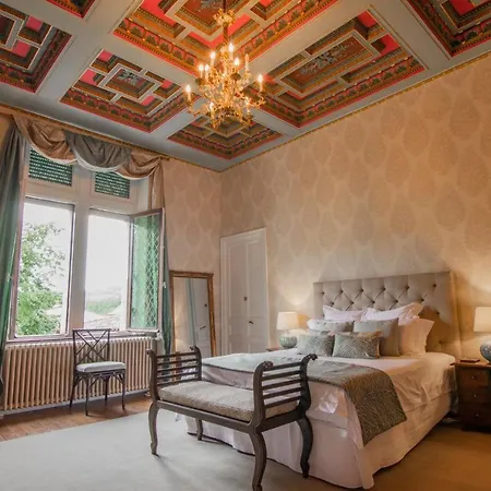 Villa Sleeps 8 Pool Chalabre