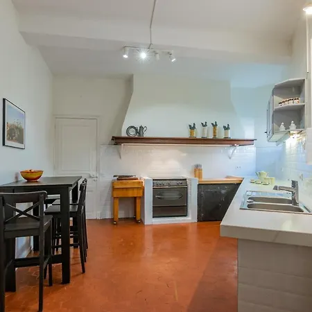 Sleeps 8 Pool Villa Chalabre